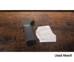 Magpul MOE K2+ Pistol Grip Grey + MVG Foregrip Black M-lok - Image 4