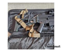JG/ Golden Eagle G36C Airsoft Rifle - Black-2 Tone Rifle Painting - Image 4