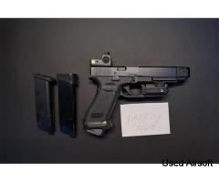 Umarex/VFC Glock 17 Gen 5 Custom, Fully upgraded, Steel internals, RMR, Laser + torch - Image 2