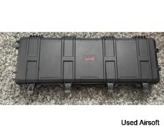 Nuprol Large Hard Case - Wheeled & Wave foam