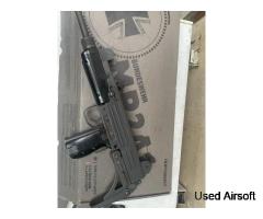 Hasta la vista baby - Uzi 9mm ( in German accent)