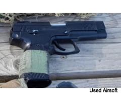 CYMA CM.136 Grach EBB; MOSFET Edition with spare batteries, charger and two holsters