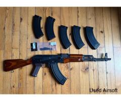 AKM E&L AEG with 6 magazines - Image 3
