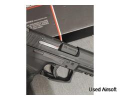 Umarex H&K VP9 GBB pistol with 2 mags - Image 3