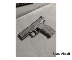 Umarex H&K VP9 GBB pistol with 2 mags - Image 4