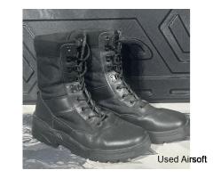 Combat boots