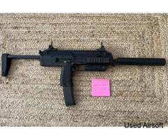 Tokyo Marui MP7 A1 GBB Bundle - Image 2