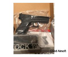 NEW Umarex Glock 19 Gen 4 Pistol + Gas - Image 2
