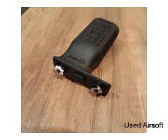 Ares Amoeba Mlok vertical foregrip - Image 2